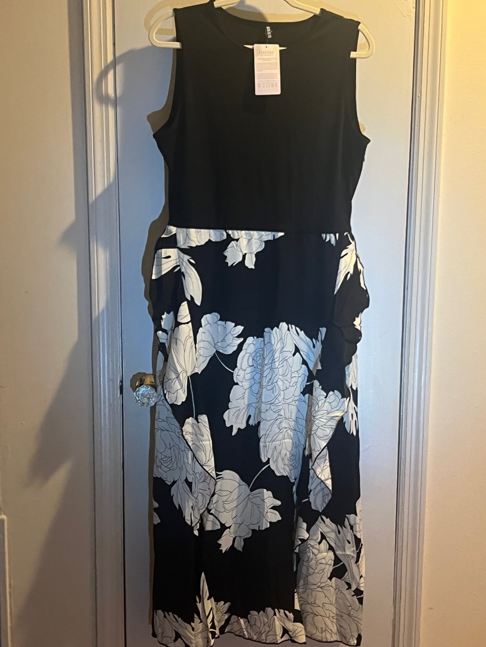 Sleeveless Black & White Floral Maxi Dress - Brand: